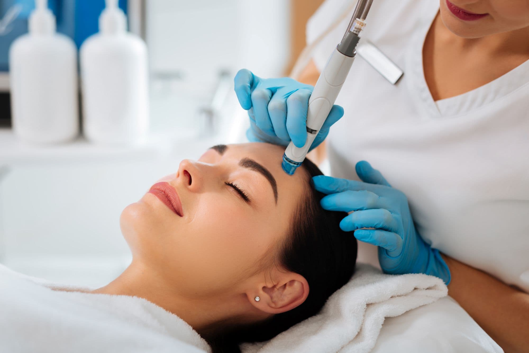 HydraLift Facial